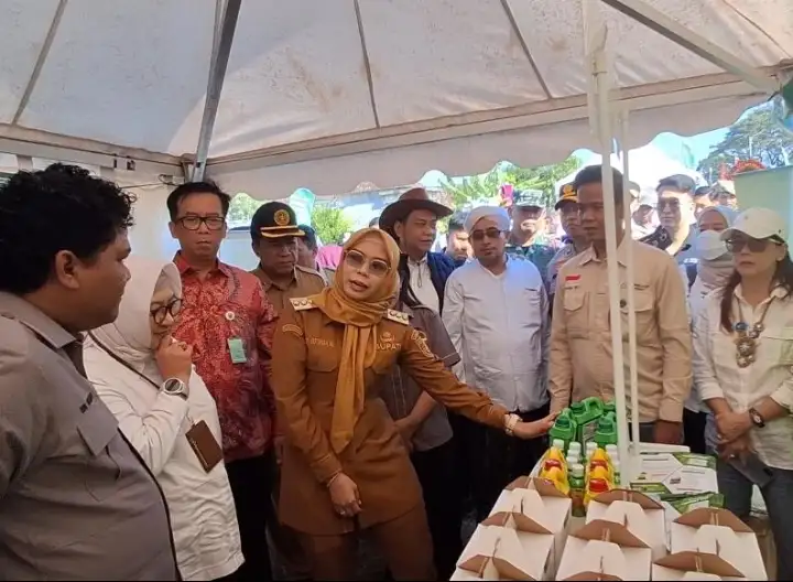 Sinergi Wujudkan Swasembada Pangan: Formula Top Indonesia Hadiri Panen Raya Padi di Demak