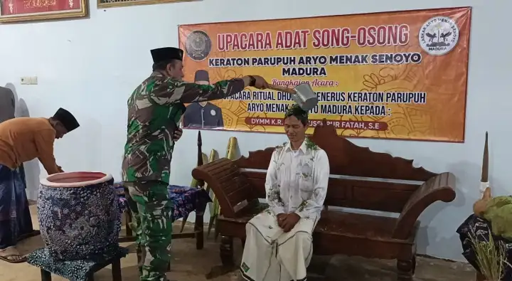 Penuh Khidmat, Upacara Adat Dhudhus Keraton Parupuh Tandai Tahapan Spiritual Menuju Penobatan Raja