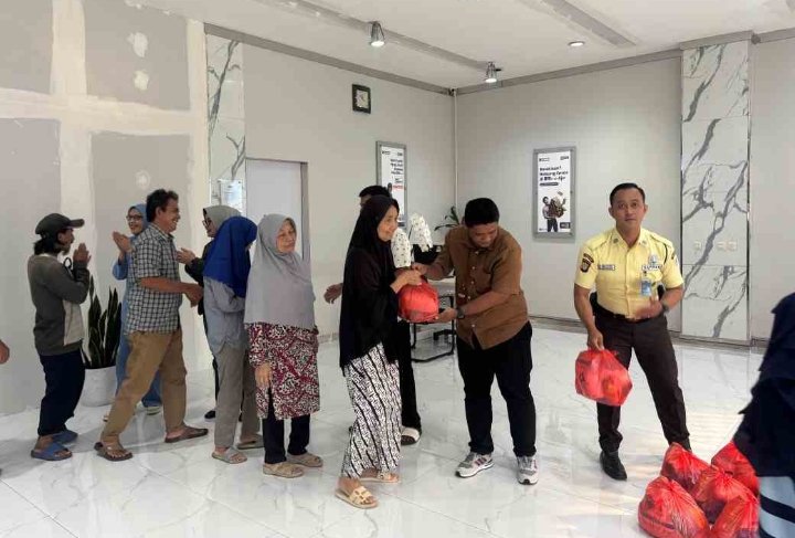 Dengungkan Kebaikan, BRI Kanca Cimanggis Salurkan Bantuan kepada Dhuafa dan Anak Yatim