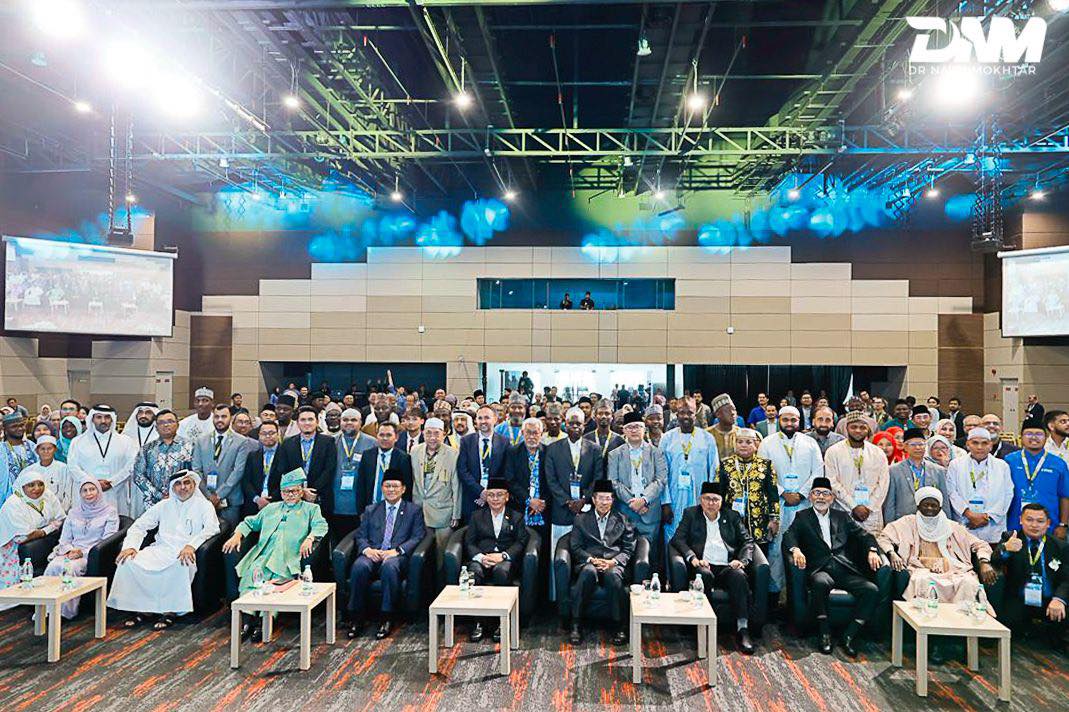 Spiritual Diplomacy: Maharaja Kutai Mulawarman and Malaysian Minister of Religious Affairs Discuss Zakat and Waqf as Pillars of Global Humanity